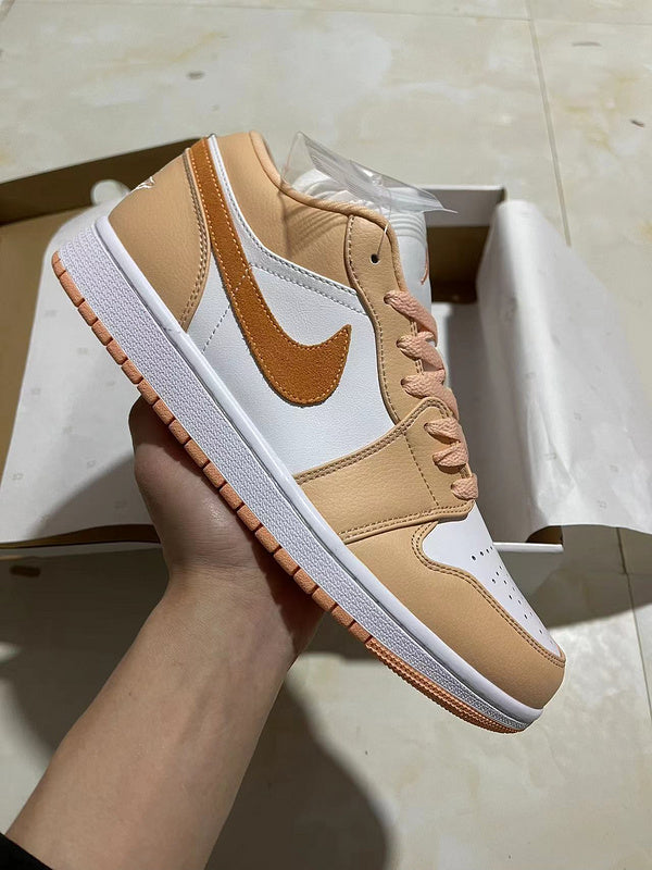 Jordan 1 Low  Beige