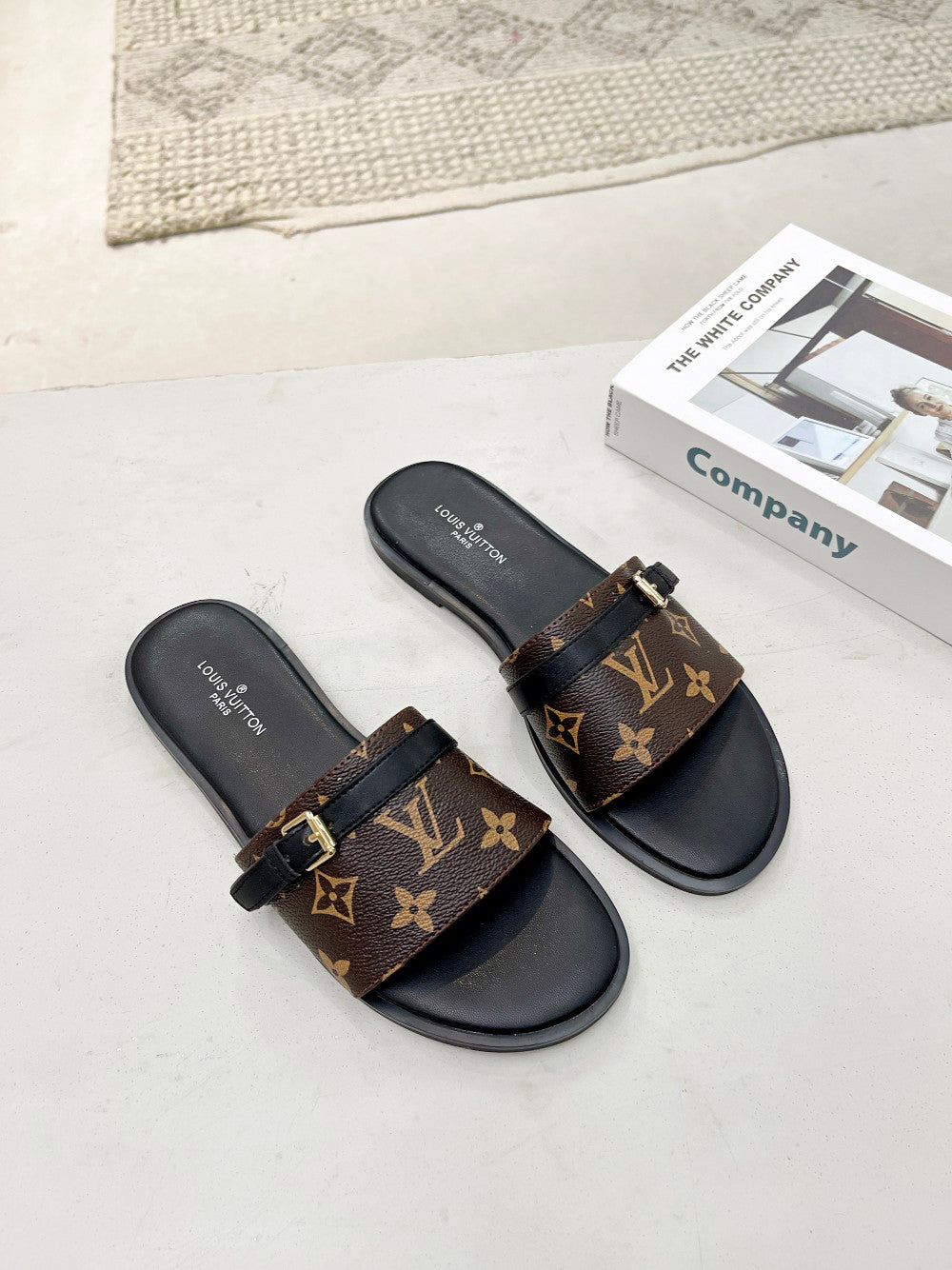 💎 Lock it flat Mule LV slides