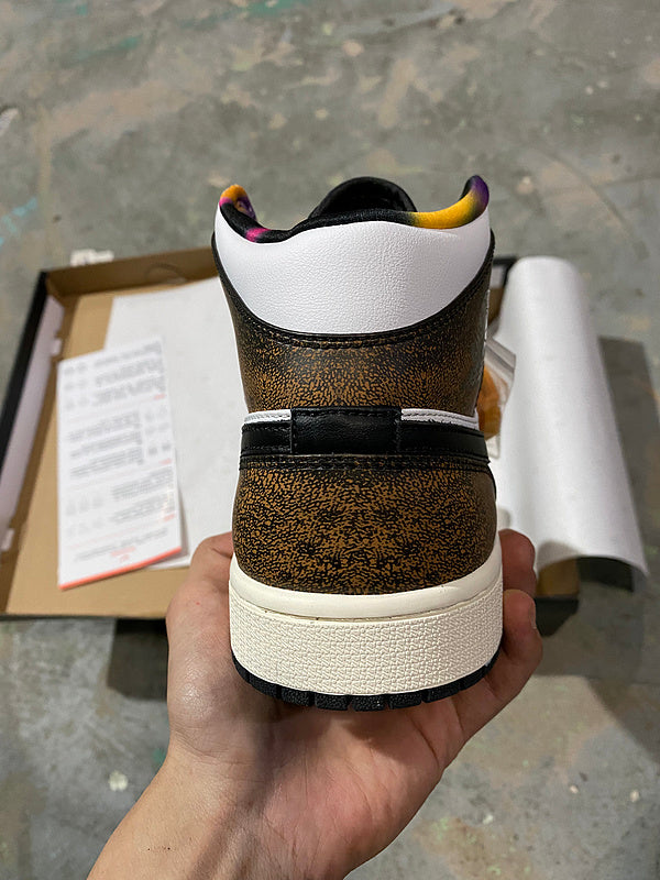 Jordan 1 Mid  brown and white