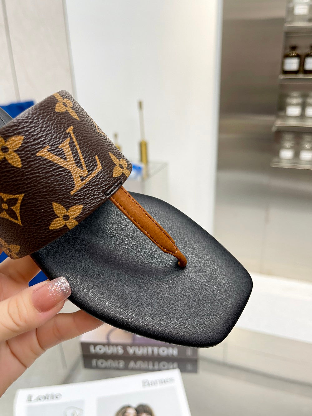 Louis Vuitton LV  Flat Mule