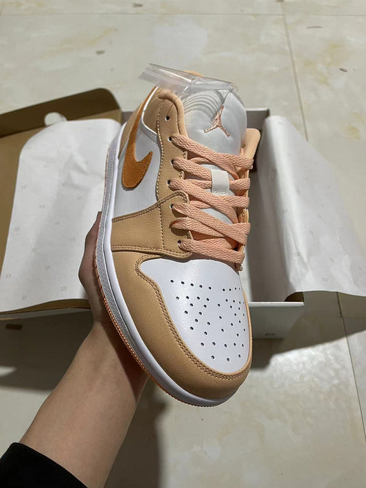 Jordan 1 Low  Beige