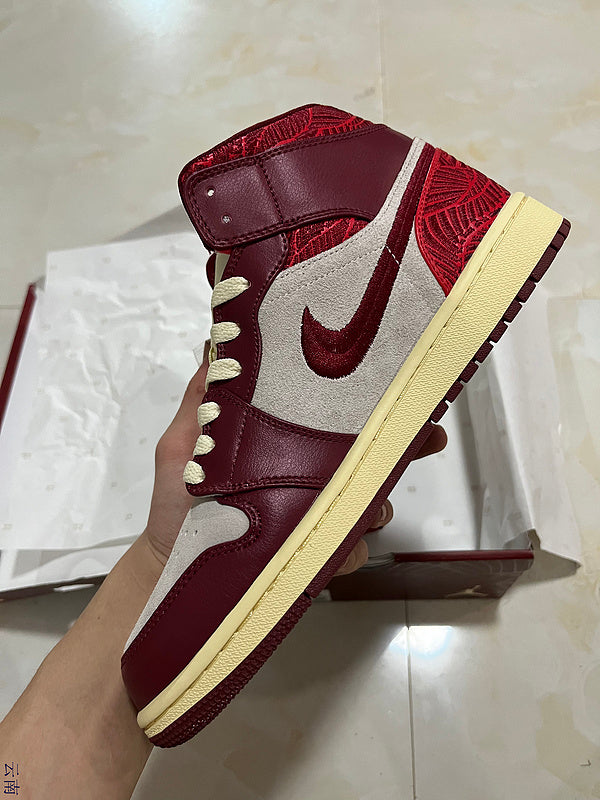 Jordan 1 mid  red