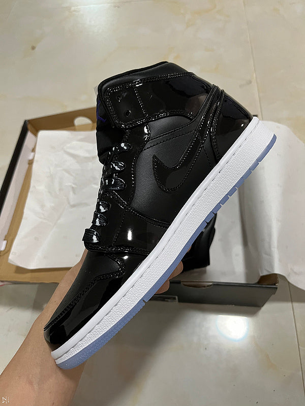 Jordan 1 mid   black