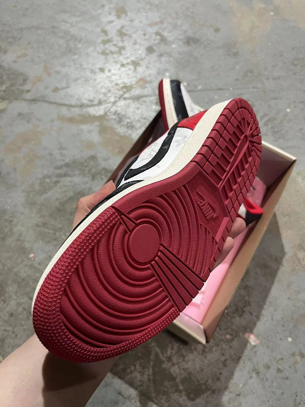 Jordan 1 Low LV