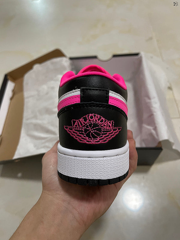 Jordan 1 Low pink