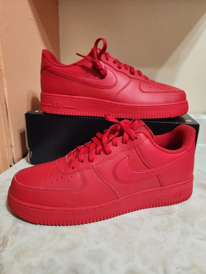 Nike Air Force 1 07 Red