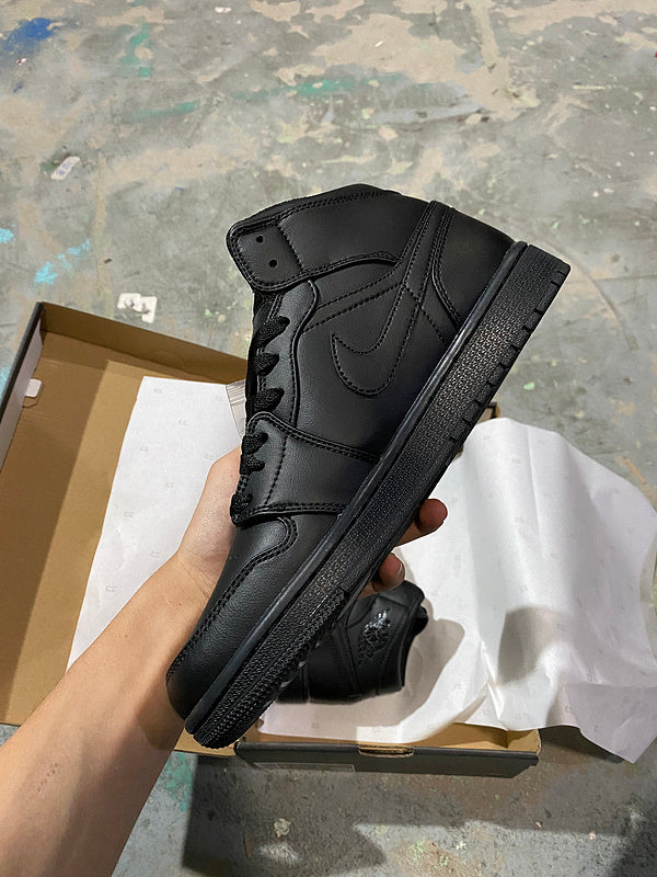 Jordan 1 Mid  Black