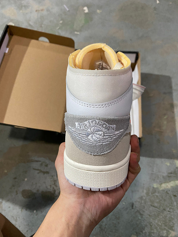 Jordan 1 mid Beige