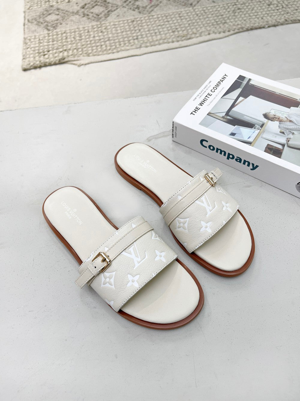 💎 Lock it flat Mule LV slides