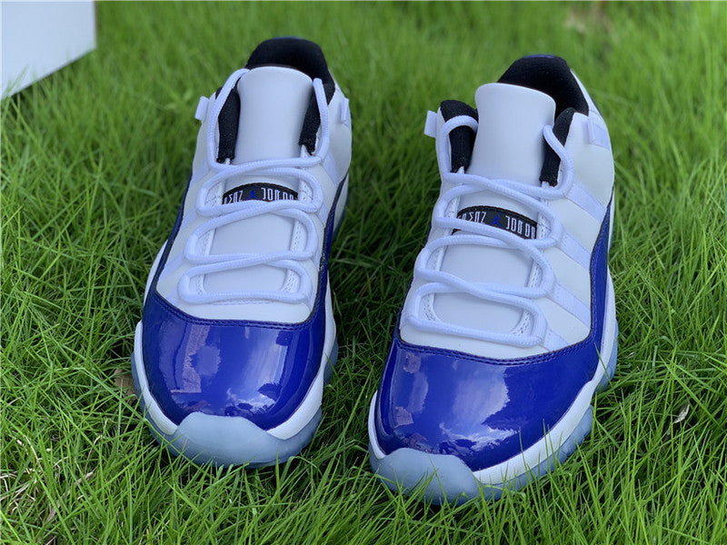 Air Jordan retto 11 concord low