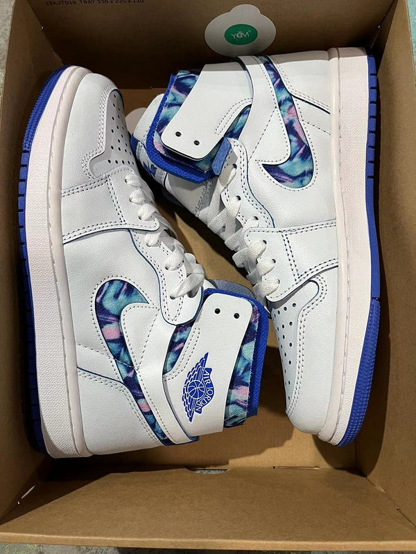 Jordan 1 Mid bleu and white