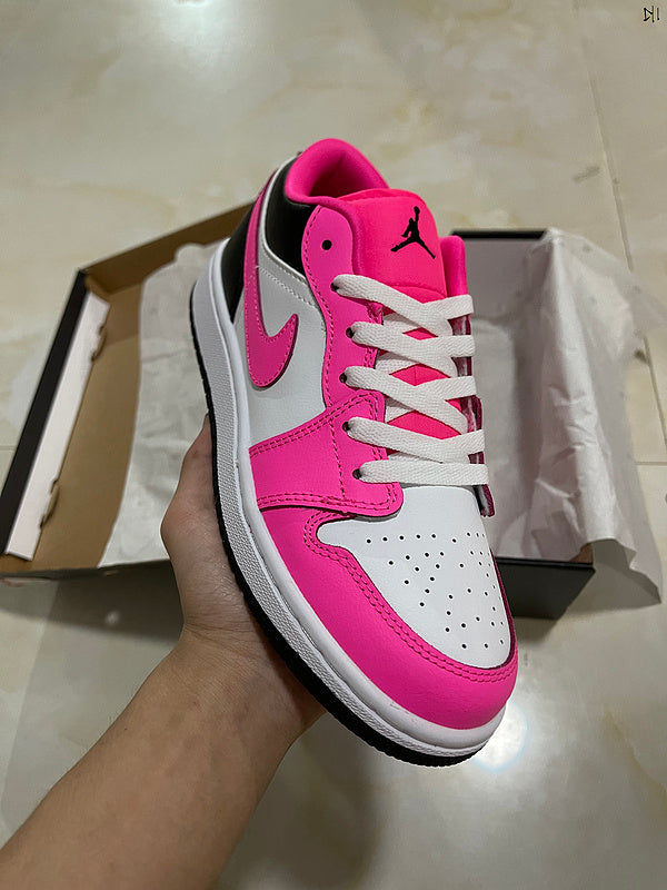 Jordan 1 Low pink