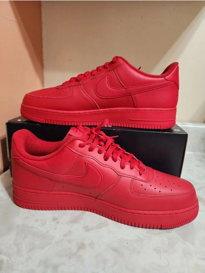 Nike Air Force 1 07 Red