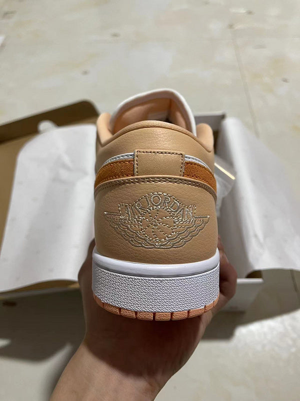 Jordan 1 Low  Beige