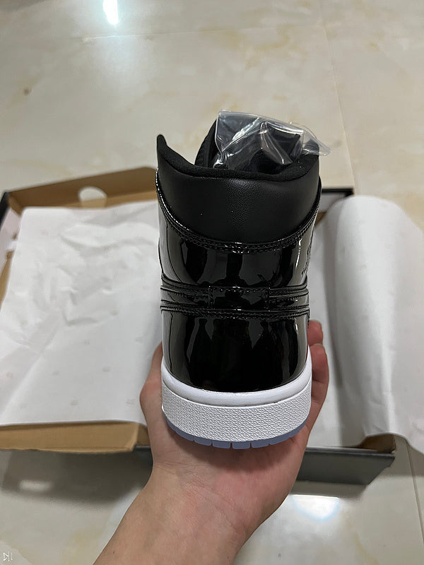 Jordan 1 mid   black