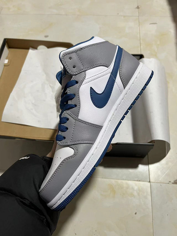 Jordan 1 mid  Gray