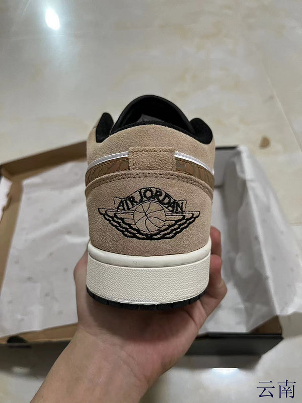 Jordan 1 Low Beige