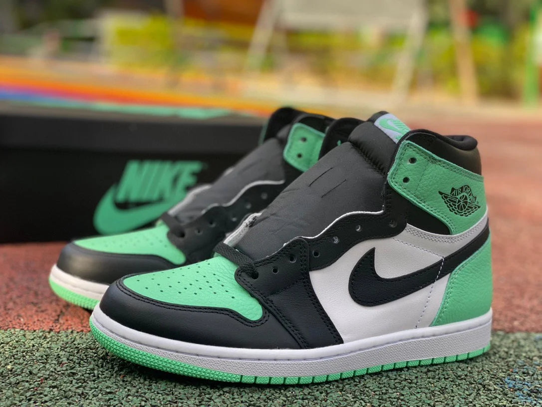 Air Jordan 1 High (Green Glow